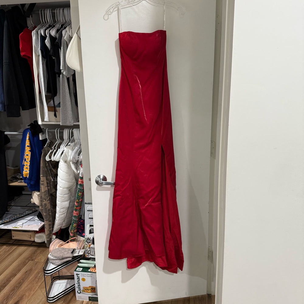 RED SHERRI HILL STRAPLESS PROM DRESS